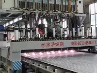 Máquina de solda automática de placa inferior de alumínio para caminhão refrigerado